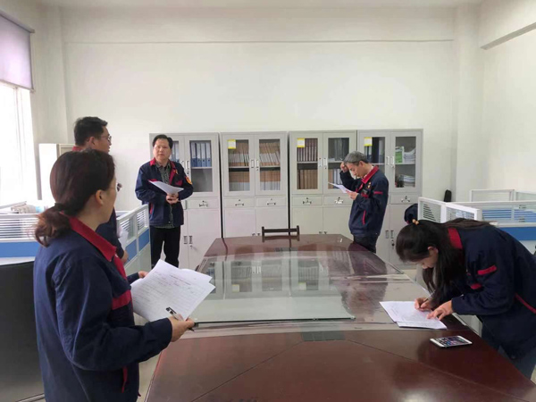 第二建筑工程事業(yè)部開展“設(shè)備見本色”專項(xiàng)活動(dòng) 第二建筑工程事業(yè)部開展“設(shè)備見本色”專項(xiàng)活動(dòng)