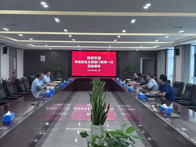 市政府及建工局領(lǐng)導(dǎo)蒞臨公司 市政府及建工局領(lǐng)導(dǎo)蒞臨公司